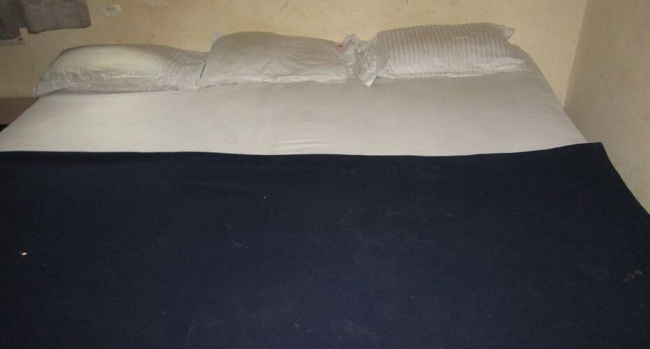 Hotel Dwarka Guest House, Shirdi 2